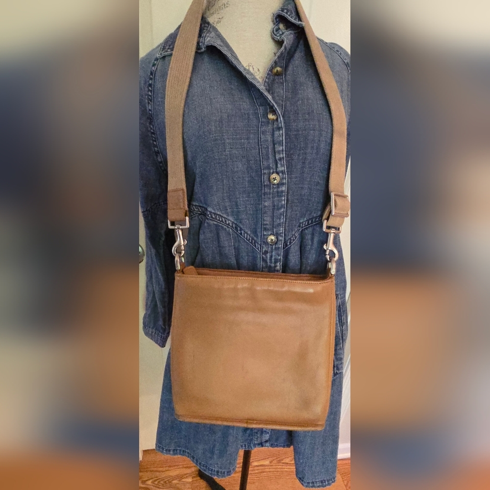 Vintage COACH 9433 Camel Leather Silver Hardware Shoulder Crossbody USA Made 